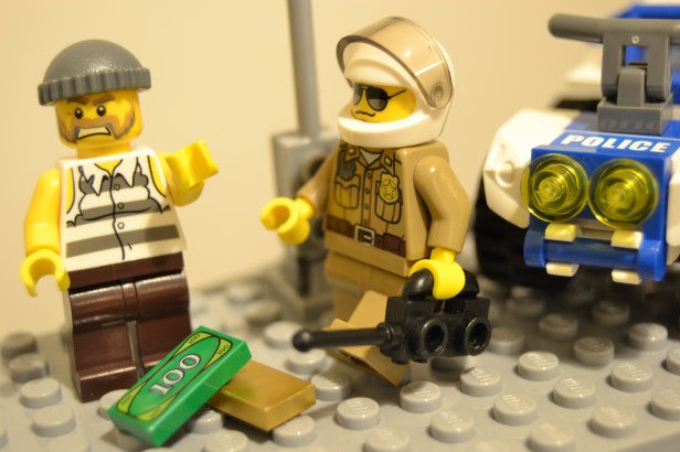 Incêndio apagado! Ladrão capturado! Tudo corre bem na LegoCity...